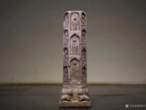 艺术品图片：艺术家罗邵华雕刻作品名称《众佛法像佛柱》价格10000.00 元