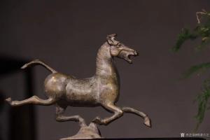 艺术品图片：艺术家明清古艺雕刻作品名称《马踏飞燕.铜》议价