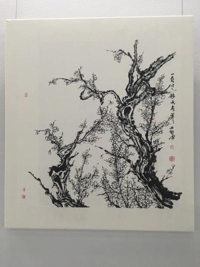 徐家康日记-国画《一树寒梅迎风开》，徐佳康作品，裱上板，在展厅里还可观…………【图2】