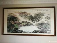 艺术家张喜才日记:《锦绣山川》，国画山水画，客户装裱后挂上墙拍照返图，【图0】