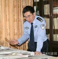 艺术家刘建国生活:脱下军装，穿上警装，一生献给了祖国最壮丽的事业，无怨无悔，无【图5】