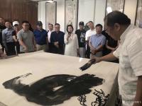 艺术家周鹏飞日记:国画花鸟新作《朝吸南山云 暮浴北海水，展翅鼓长风，一举九万里【图0】