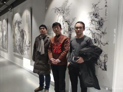 徐家康生活-«巴勒斯坦驻华大使到东方珍宝艺术馆参观徐家康山水画展»
  千秋笔墨——徐家康【图3】