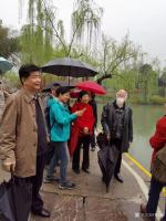 艺术家马培童生活:香港画院，煙花三月下揚州   
應揚州方面邀請，香港畫院院【图0】