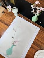 艺术家马晓薇日记:花卉写生作品《桃花净瓶》，辛丑年春月马晓薇画於洛阳。
去年【图0】